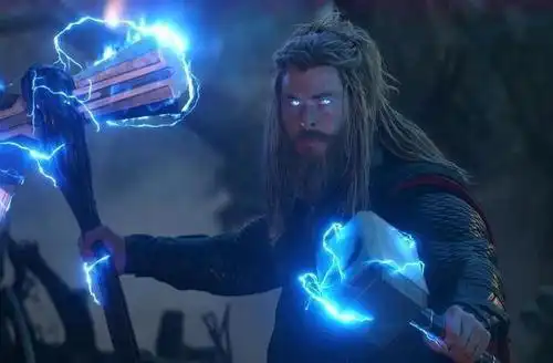 复联三巅峰时期的雷神可以打败复联四的灭霸吗