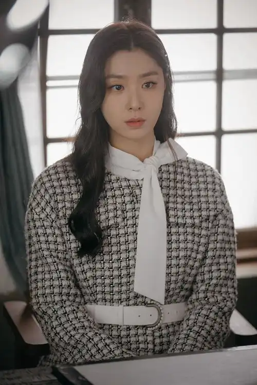 你更喜欢爱的迫降还是梨泰院class
