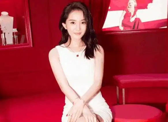 杨幂新片入围多伦多国际电影节,网友这次走上国际舞台了
