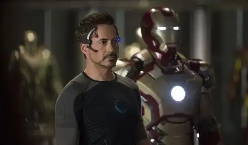 他是漫威战服很多的人,造型费虽没有钢铁侠贵,但仍让寡姐羡慕
