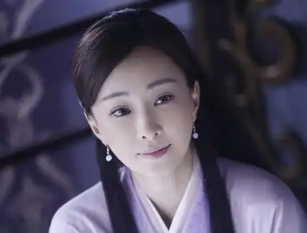 她是古装女神,曾与蒋勤勤富大龙是同班同学,如今39岁单身至今