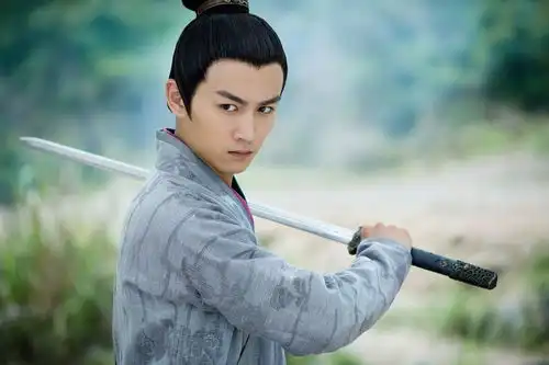 笑傲江湖岳不群为什么非要夺辟邪剑谱原来气宗功夫有先天不足