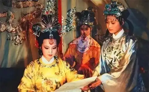 贾家最大靠山是谁并非贾元春,而是红楼梦中只出现两次的老太妃