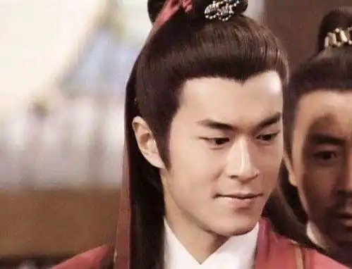 赵丽颖顺利产下一枚男宝我们分析出孩子的长相可能会红过父母