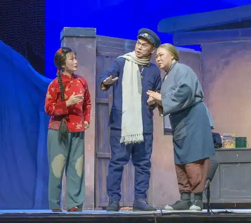 现代京剧红灯记剧照
