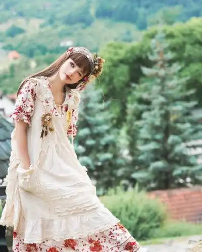 创3谢安然舞台造型曝光,看到她的洛丽塔裙子后,是我没见过的新款
