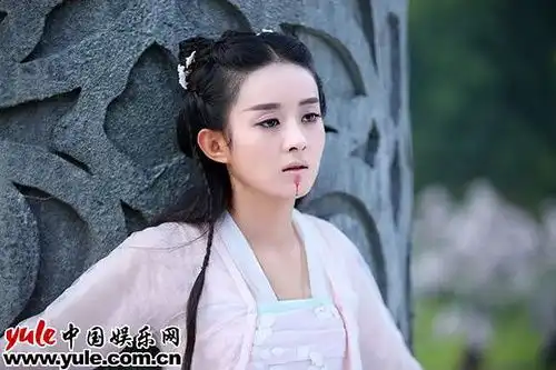 赵丽颖花千骨受消魂钉剧照
