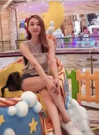 曾演情深深雨蒙蒙走红,28岁嫁入豪门后息影,今42岁依旧少女感十足