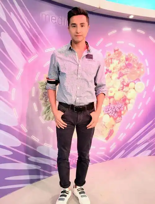 记得王子变青蛙中的徐子骞吗年过40的他,如今比明道还帅