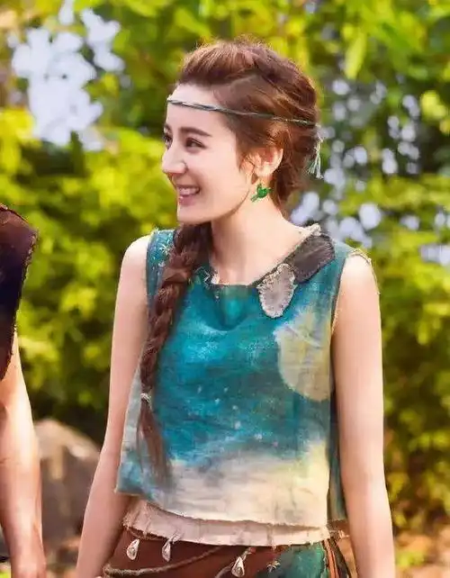 继一千零一夜后,热巴再接新剧,看到男主后网友大喊在一起
