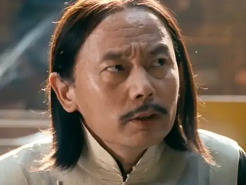 让子弹飞马邦德明知黄四郎在鹅城,为何还敢买县官,原因很简单
