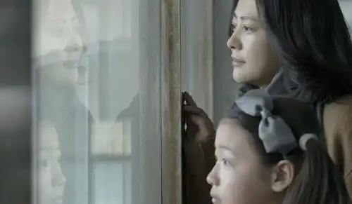 被严重低估的郝蕾新片上映,春潮这部电影,疼痛而柔软
