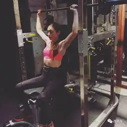 头文字d女神现身国内,岛国混血女司机胸大颜美车技好