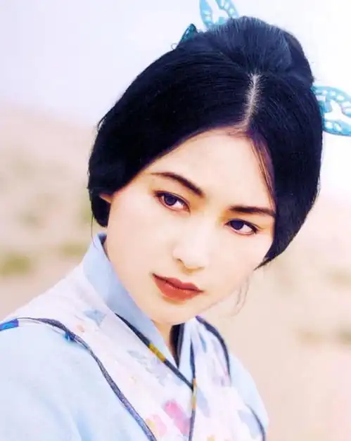 她凭什么被誉为大陆第一美人年轻时候的她到底美到什么程度
