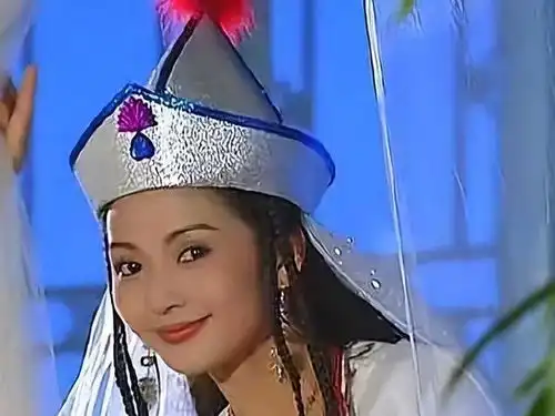 还珠格格小时候以为含香深爱蒙丹才会私奔,长大后发现不是这样