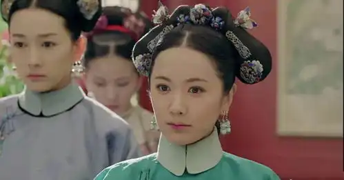 乾隆是新一代diss王,女主手撕白莲花的延禧攻略承包99了网红脸帝后cp带头整容,宫廷风气糜烂啊
