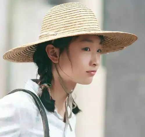 周冬雨夺亚洲电影大奖最佳女主,28岁的她已是90后的天花板了