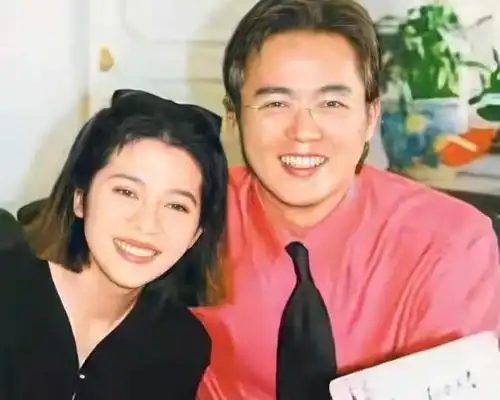 张庭当众痛哭后,曾哲贞与林瑞阳离婚,她和一双儿女近况如何