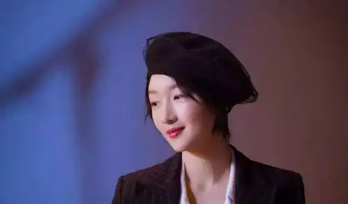 早春指南一顶帽子带来的100种穿搭可能