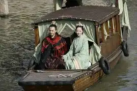 新版红楼梦差钱逼宝玉们跑场子