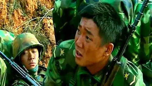 影视为了进老a,钢七连老兵生吃老鼠肉
