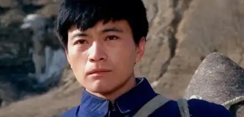 我想问问这些化妆师,谁规定农村人长这样就非要把脸涂黑村花路遥莫言那个年代网易订阅