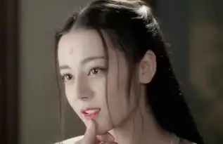 女星古装剧中不戴头饰,赵丽颖刘亦菲佟丽娅朱茵迪丽热巴谁最惊艳
