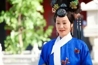 她从康熙身边的侍女变成妃子,后来又变成太后
