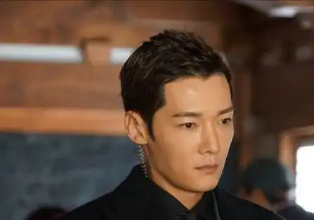 继承者们皇后的品格崔振赫被捕,在防疫面前明星也无特权
