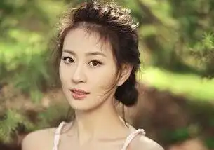 蜜汁炖鱿鱼面临延期,出演配角的她在伪装者中担任女主
