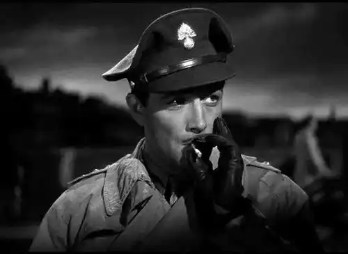 男律师穿上这件风衣,大晴天姑娘也往你怀里跌
