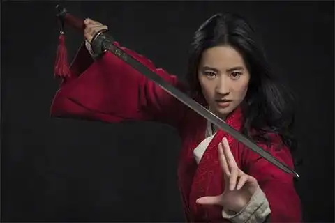 花木兰开机甄子丹饰刘亦菲导师
