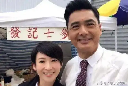 无双票房大爆,发哥发嫂安然度日,脚踩15元拖鞋月花销3200元
