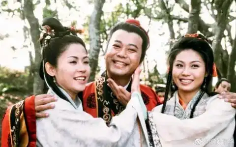 友情惹人羡欧阳震华连续5年晒合影为宣萱庆生