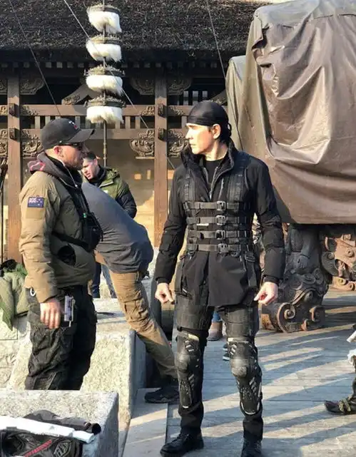 费翔暌违两年重回荧幕,剧照曝光,年近花甲的身材不输小鲜肉