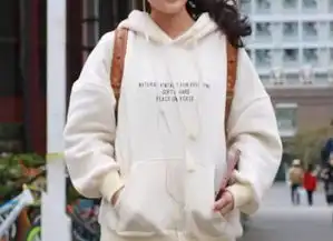 街拍这些令人怦然心动的可人儿,你确定不点进来看看么
