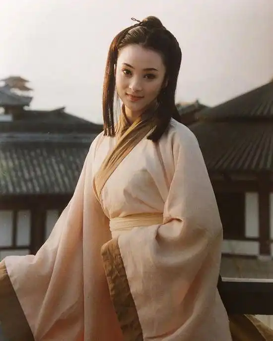 45岁蒋勤勤近况曝光脸部干瘪显憔悴,新戏合作于正被吐槽像媒婆
