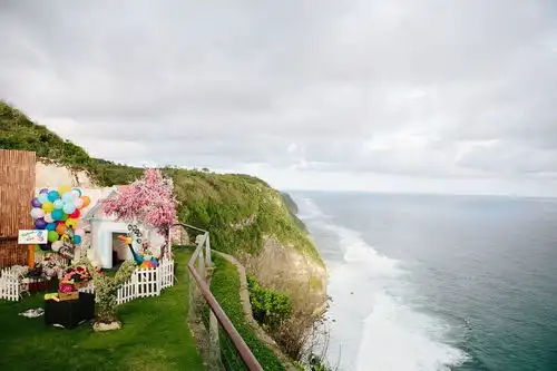 童话主题婚礼悬崖边的一场飞屋环游记图