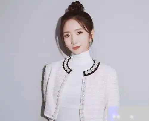 以为诛仙是孟美岐处女作,而这部电影里的她,妆容美出新高度
