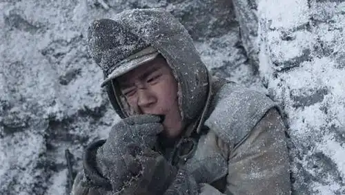长津湖战役时炒面就雪,如今官兵们在任何条件下都能吃上热食
