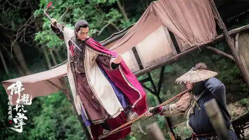 金庸武侠电影射雕英雄传之降龙十八掌杀青少侠郭靖燃动江湖
