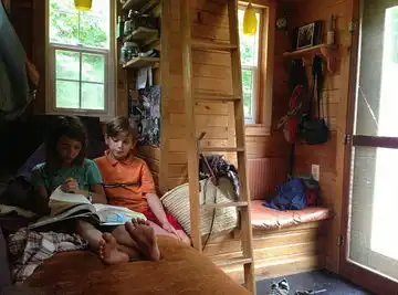 美一家四口蜗居15平米迷你房
