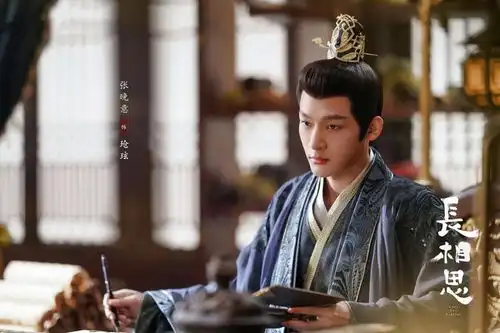 杨紫长相思2官宣上星后,预约数已破760万,古装王炸实至名归