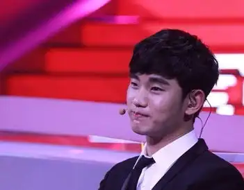 金秀贤内地首秀现身最强大脑萌态尽显
