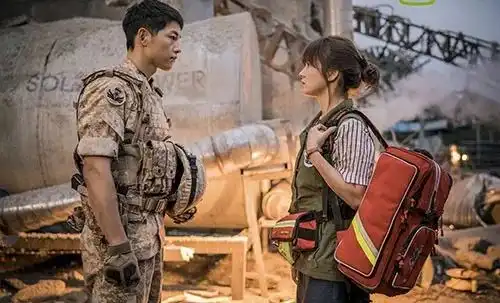 哪对明星情侣可以连上一年热搜都不招人烦也就他们了