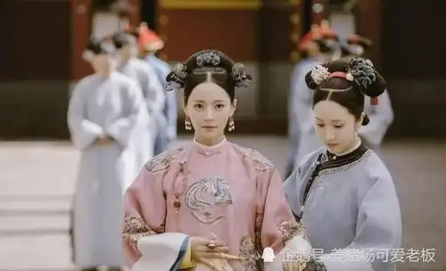他们在戏中饰演母子,在现实中却是夫妻,网友贵圈真乱
