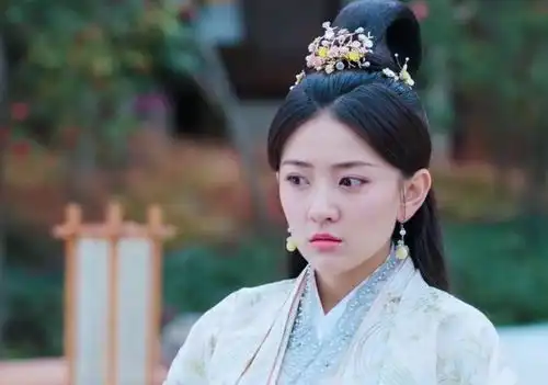 金庸剧又翻拍,双世宠妃的她要走武侠路线,男主忧郁又俊朗
