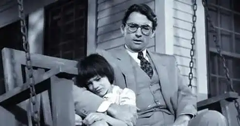 看美国电影杀死一只知更鸟,暴露司法黑暗的一面令人震撼
