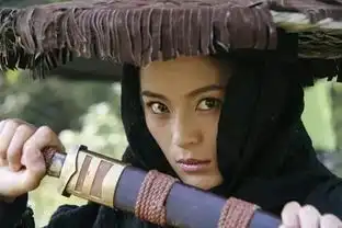 军人出身,当过邓超的妈现在又当杨紫后妈,戏里她是反派专业户,戏外却是这样的人......
