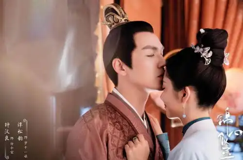 锦心似玉曝cp剧照,钟汉良谭松韵配一脸,额吻杀太
